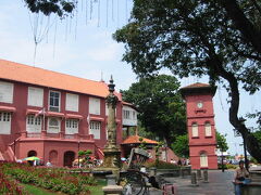 スタダイス

17世紀にオランダ総督の公邸として建てられたもので、東南アジア最古のオランダ建築といわれています。