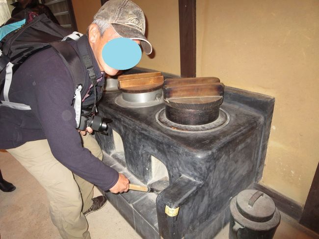 カマドの所では、王子が実践？！（笑）