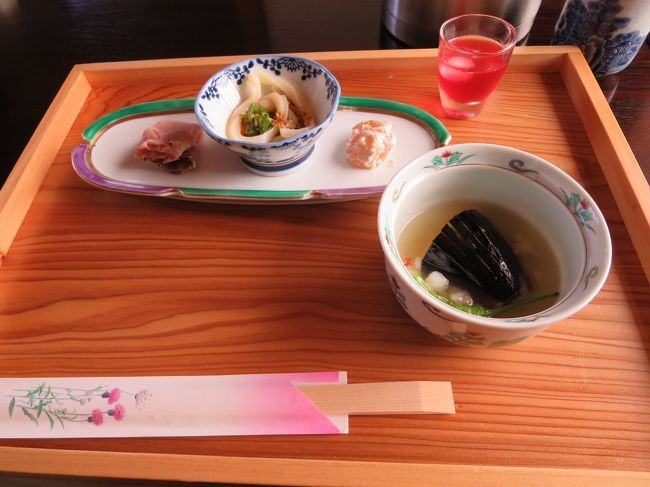 まず、前菜。<br /><br />なんと、うどんを使った前菜なんですね！