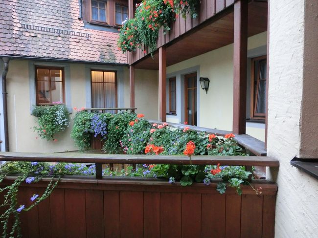 花のバルコニーは花のメルヘンの世界！<br /><br />花のある時期に来れて良かった。<br />