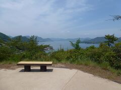 到着！「潮音山公園」の頂上からの眺めです。瀬戸内海を一望！まさに絶景ポイントでした。