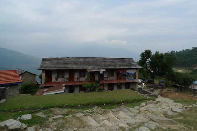 そんなふうにちんたら歩いていたにもかかわらず2時間くらいで本日の宿に到着。たしかにトレッキングとは呼べないよな…。<br /><br />とにかく喉が渇いていたのでまずはスプライトをがぶ飲み。<br />Rs50（約65円）と激高だけど、トレッキング中は何を飲み食いしようとすべて料金に含まれているので遠慮なく♪<br /><br />