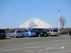 箱根新道経由とはいえ、箱根は目的地ではないため素通り。箱根経由で行く真の目的は十国峠からの富士山を眺めるためなんです。
当日は快晴、期待通りの絶景を眺めることができました！