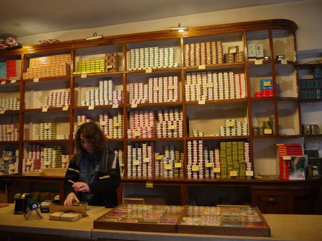 種類があり過ぎて何にしたらいいのやら…。<br />お店の人にこれは何かいちいち聞きながら選んでみたのは…