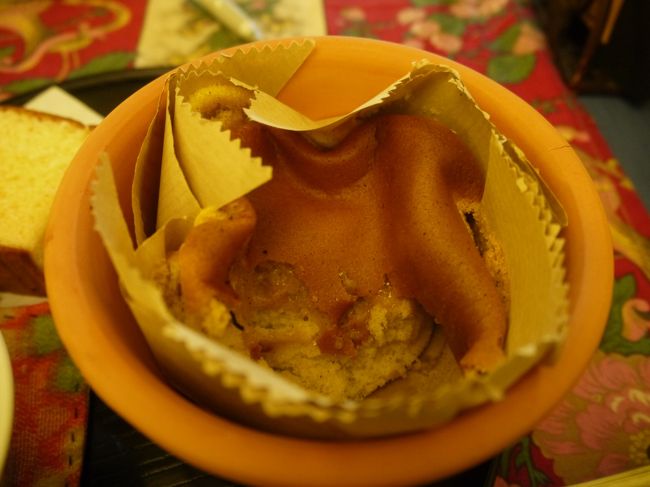 パン・デ・ローは熱々が出てくるかと思ってたすっかり冷めてたのが残念。<br />そういうもんなのかな？<br />中はトロッとしててなかなかおいしかった。<br /><br />しかしどうやらこのお店2014年2月には閉めた模様。<br />今は東京進出の準備中で今年の7月には東京でオープン予定なんだとか。<br />