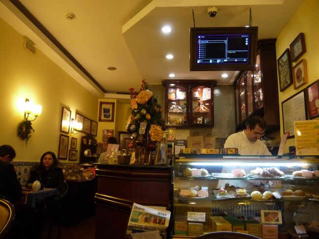 ポルトガルの旅番組と言えば必ず出てくる智子ドゥアルテさんのお店。<br />この日は智子さんもいてました。<br /><br />お店は結構満席状態。<br />半分以上が日本人。