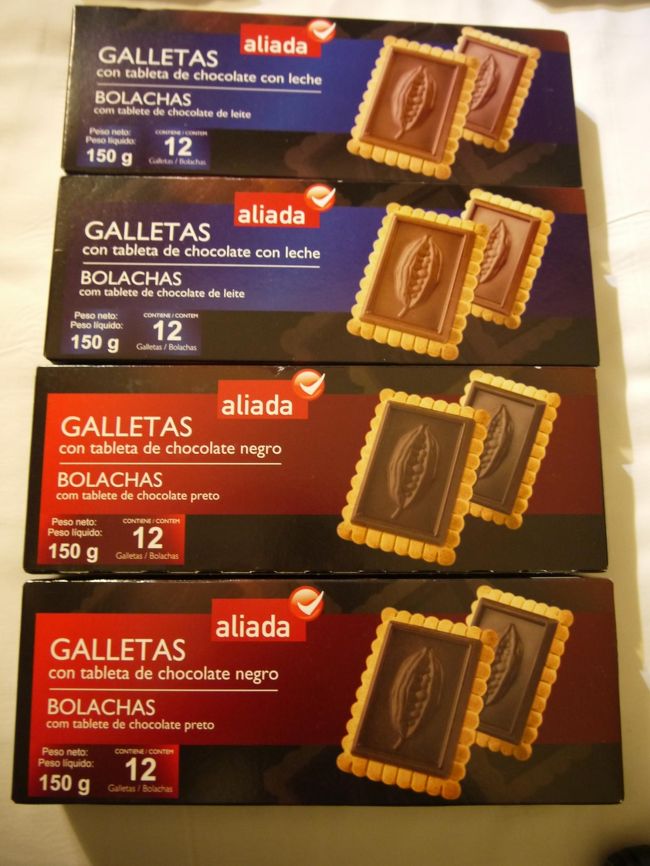 配りもの用のお菓子。<br />結構チョコレートが分厚くおいしかったので好評。<br />