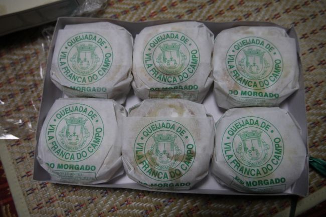 6個入り。<br />持つと結構ずっしりとした重さ。<br />