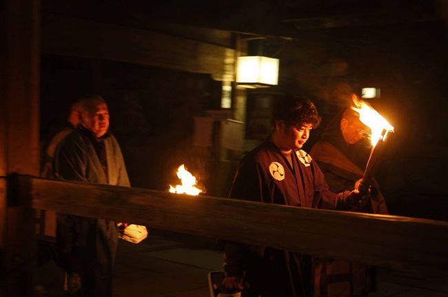 暗いので撮影は大変