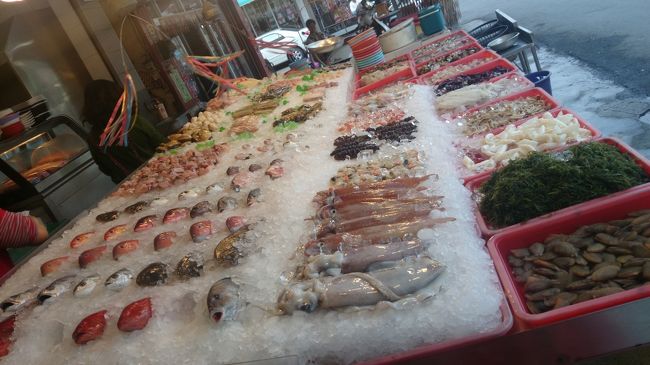 日本語は通じませんが<br />日本人とわかると日本語メニューが出てきました。<br />