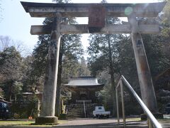 井戸神社です。井戸神社は代官だった井戸平左衛門という人を祀っています。この井戸平左衛門という人は享保の飢饉のときサツマイモの栽培を奨励、幕府の許可を待たずに年貢を減らし領内で餓死者を一人も出さなかったそうです。