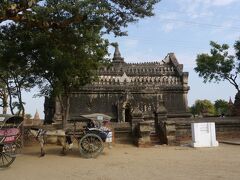 ウパリ・テェン。
道沿いにあり中には入らなかったです。