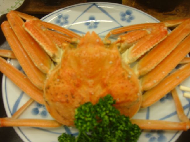 小さい！と文句を言いながらも食べます（笑）