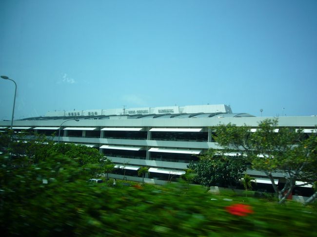 伊丹から沖縄へ<br /><br />レンタカー会社のシャトルバスに乗って<br />