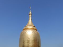 ブー・パヤー。
川沿いにあって気持ちがいいです。
＞球根状のドームを持つ小さな塔は、
紀元168年から243年を支配した異教の3番目の王、
ピサウシュティによって建てられたと広く信じられています。