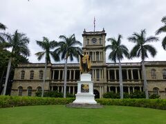 アリイオラニ ハレとカメハメハ大王像
初めてハワイへ来た時は、バスでここまできましたね。