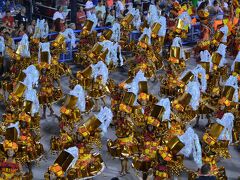 【世界最大の謝肉祭：リオのカーニバル】

３．SAO CLEMENTE　サン　クレメンテ

１９６１年設立・昨年は10位

参加人数：3,200人