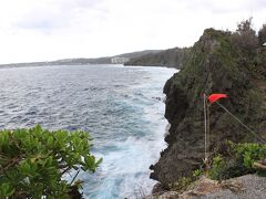 滞在時間3分ほど。これだったら駐車場に停めなくてもよかったな〜。

そこからすぐのおんなの駅（恩納村の道の駅）へ向かいお土産を物色。果物や野菜が安いです。セロリは抱えきれない量で150円、レタスは2玉で120円など。地元民らしきおば様たちが買いに来ていました。パッションフルーツは6〜7個入って1000円でした。（スーパーで見たときはそれより少なくて2000円以上したのでだいぶお買い得）