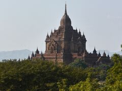 スラマニ寺院。王朝の繁栄期に建立された優美な寺院。