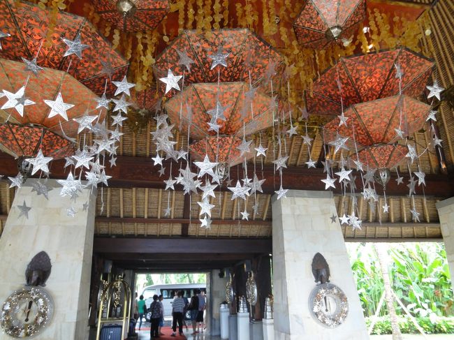 ホテルに戻って来ました。４時からは予約していたスパに。気持ちよかったのですが、熱くした石を使ったマッサージなので「熱っ」と叫びそうになりました。