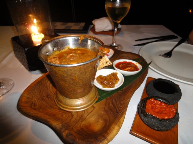 チキンのカレーでしたが、美味しかったです。ライスとナンで頂きました。