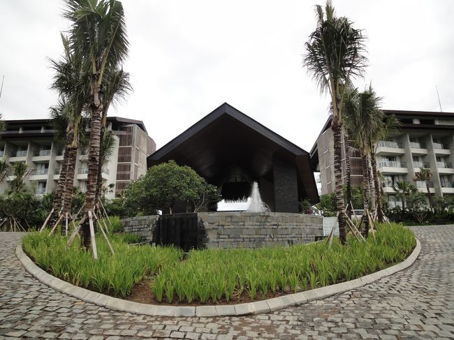 二日目は朝からアクアトニックプールを経験。程好く疲れリラックスもできました。その後は生憎の雨だったので、ホテルのシャトルバスで近くにある姉妹ホテルのRIMBAを見に行くことにしました。