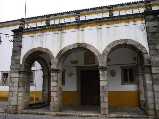 地図から見ると…多分エヴォラ大学？？