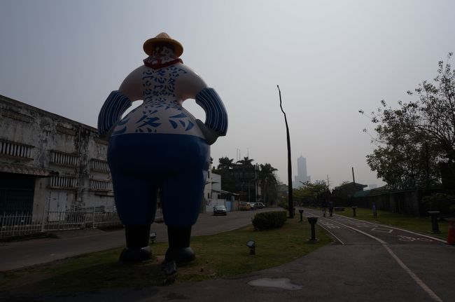 巨大オブジェ<br /><br />この小さいバージョンが沢山あります<br />