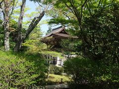 一度行ってみたかった「円成寺」へ、一日に数本しかないバスに乗って柳生方面へひたすら山道を走っていきます（３０分程）。