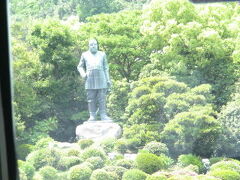 シティービューバスの車窓から撮った西郷隆盛像です。
この像を見ると鹿児島を実感します。
