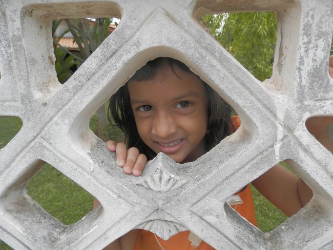 宿に帰ったら、オーナーさんの娘さんがお出迎え。<br />すっごい人懐っこい子で可愛かった〜<br />撮った写真見せたらテンションアップ↑↑<br />泊まってたお客さんみんなのアイドルでした。