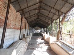 ザガインヒルに歩いて登ります。