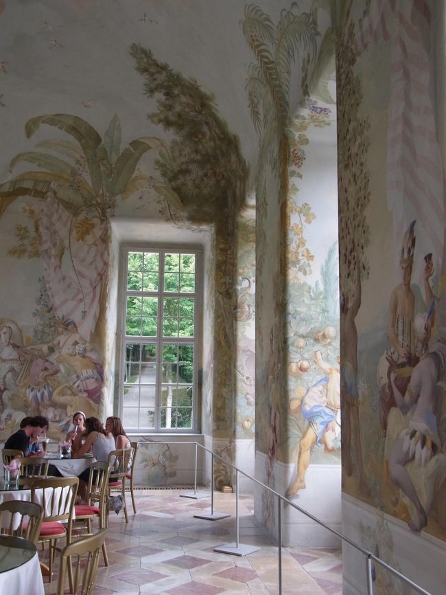 とっても可愛い内装です！<br />時間があったらゆっくりお茶したかったな〜。