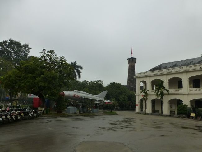 歩いて20分位<br />フラッグタワーと博物館が見えてきました<br />