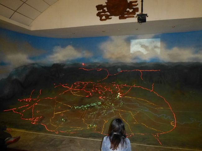 ベトミンの苦労とその根気良さに・・・<br /><br />アメリカとフランスに勝った世界でただ一つの国<br /><br />独立への願望がなせる技としばしジオラマに見入ります