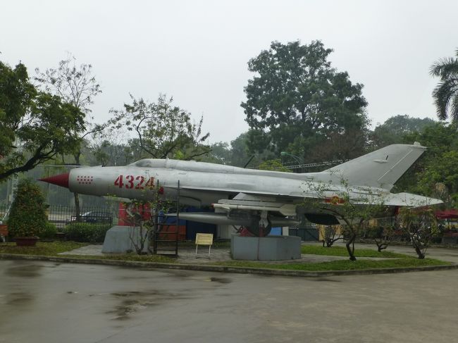 国宝のミグ戦闘機も展示され