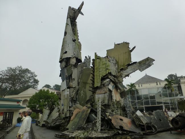 60年前に撃墜されたフランス軍機の残骸も