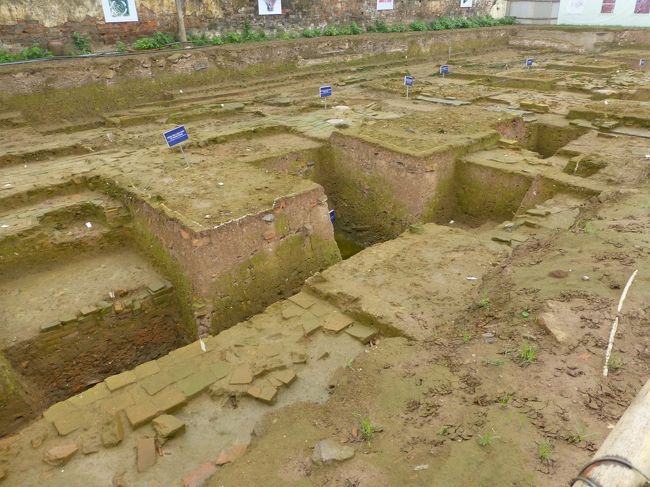 11世紀頃栄えたベトナム王朝の遺構<br /><br />現在も発掘調査が行われています