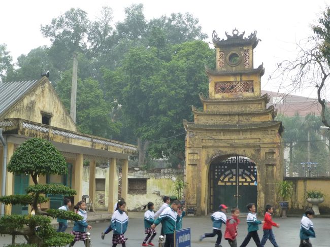 タンロン遺跡の見学を終え<br /><br />再び街中へ歩きだします