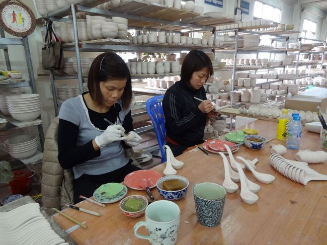 陶器作り(絵付け)も見学出来ます。<br /><br />