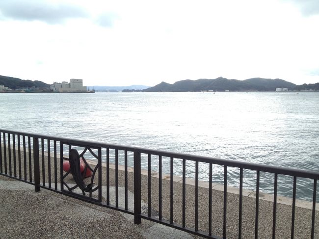 世界不思議発見！！<br /><br />どこからも向こう側に行けないのに、縄をかける波止場にあるピアがありました。<br /><br />どうして？<br /><br />モニュメント？