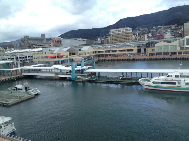 展望室へ登ってみました。<br /><br />４階なので、そこまで高くないです。<br /><br />せっかく作るならどうしてもう少し高く作らなかったのかな？<br /><br />先ほどの五番街が見えます。