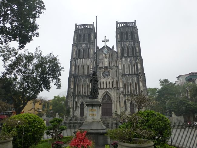 道に迷いながら何とか大教会到着です