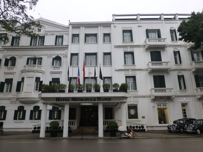 まず泊まれないので正面玄関をパチリ