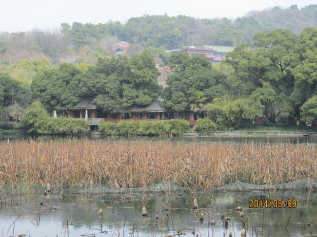 緑に囲まれた楼閣。<br />