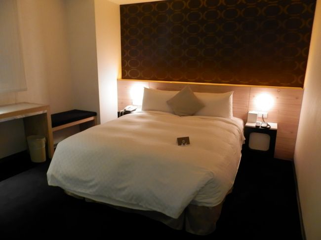 はい！台湾着きました。<br />1泊目は「ダンディーホテル大安森林公園」。<br />信義線が開通したおかげで台北駅から一本で行けました。<br />便利になったもんだ＾＾