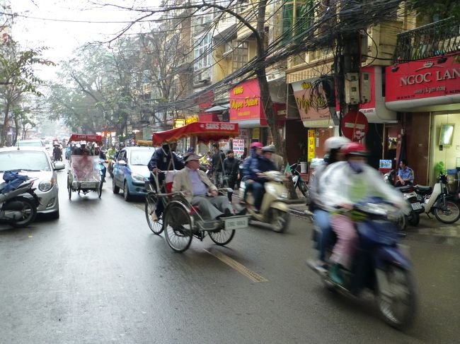 雨の旧市街です