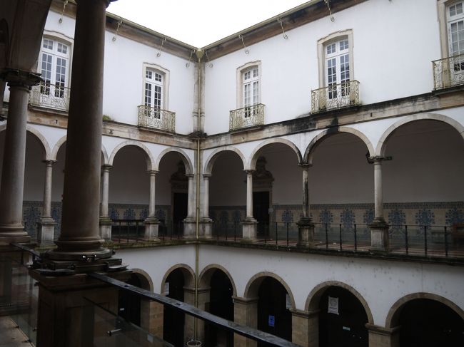 帽子の間の見学後ラテン回廊を歩いていくとこんなところに着いた。