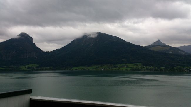 テラスからの眺望・・・素晴らしいです。<br />サウンド・オブ・ミュージックの世界ですね〜！このホテルにして良かった！！<br /><br />「馬車よ、ゆっくり走れ」の著者の東山魁夷さんに感謝。<br />あなた様の本が、私をこの地に導いてくれました。