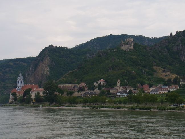 あぁ〜〜っ。<br />船は容赦なく離れて行く〜！